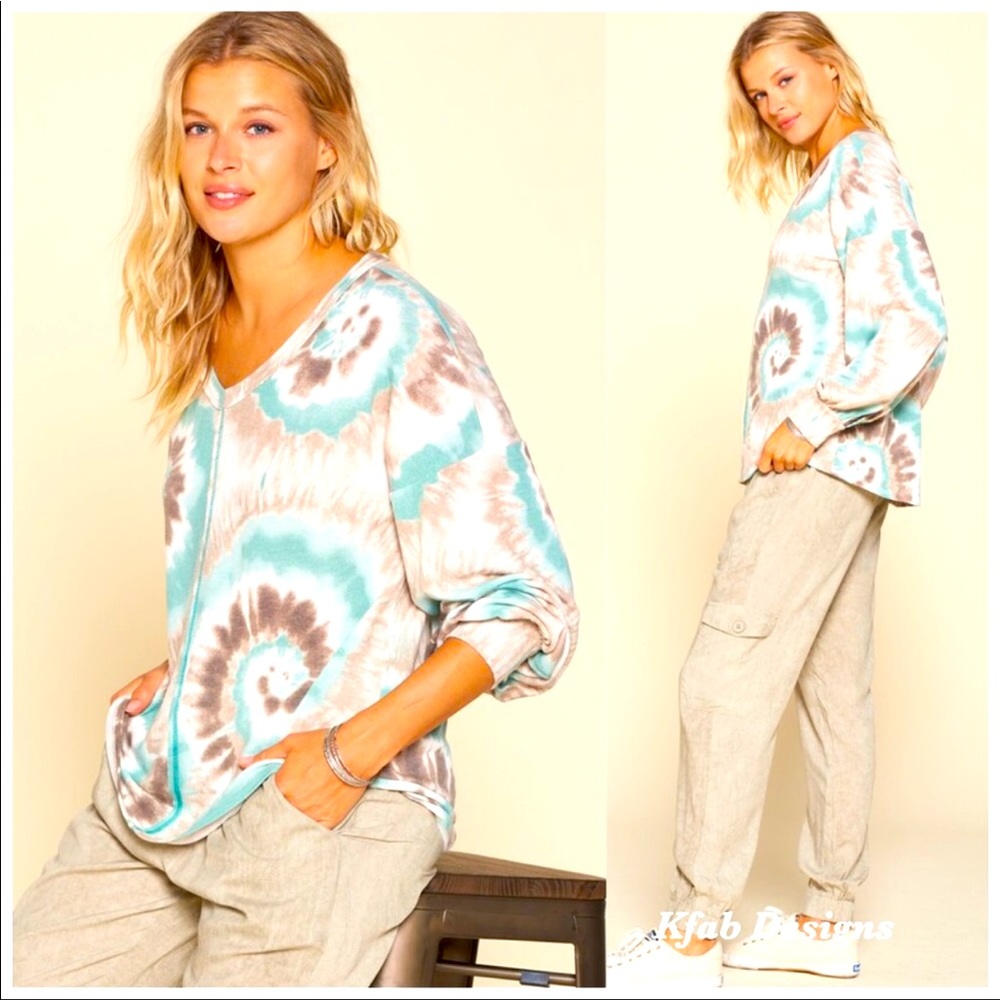 Soft💚Stunning v-neck pastel top for winter light